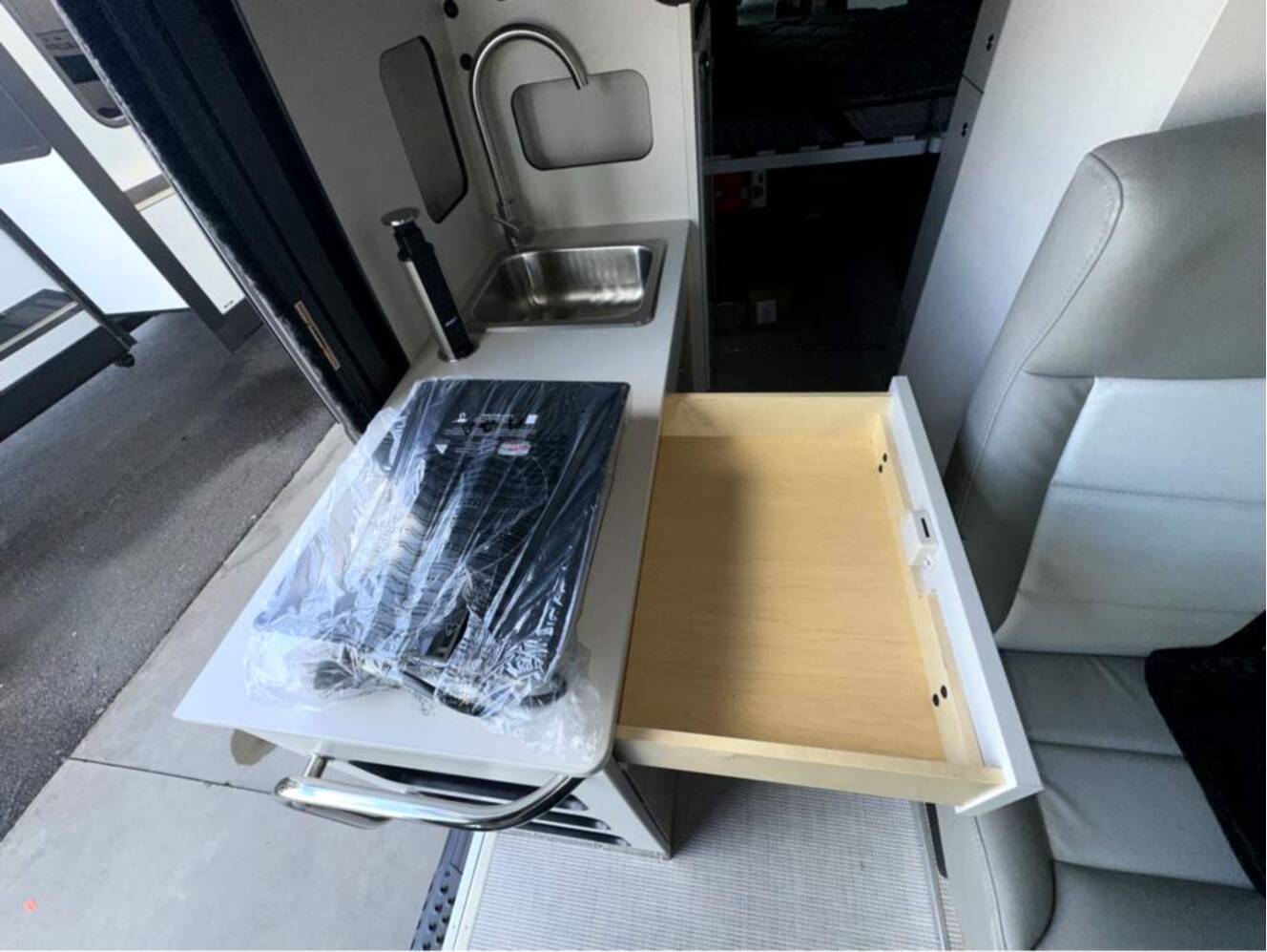A photo of this 2026 Airstream Rangeline Base