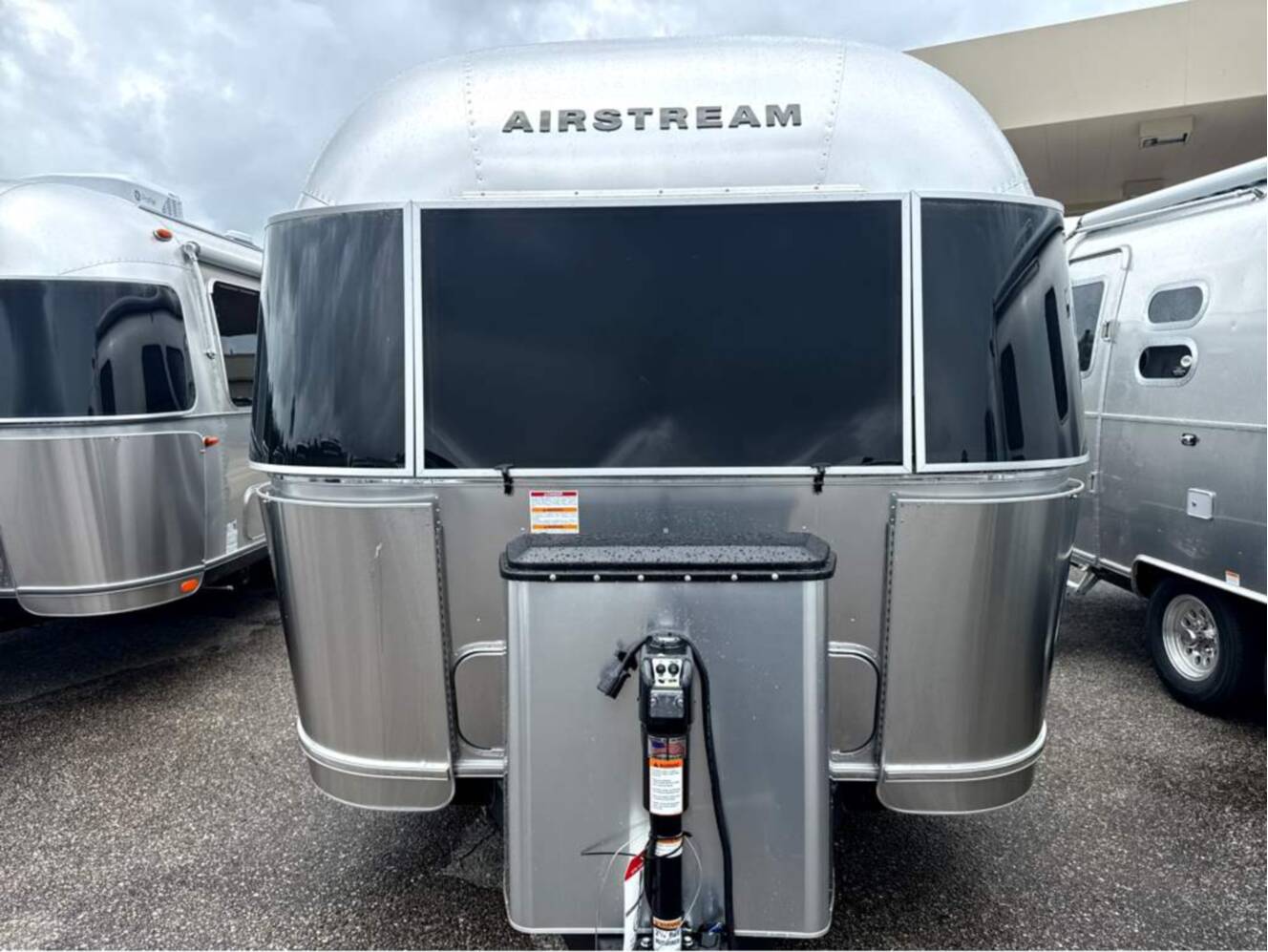 A photo of this 2026 Airstream Flying Cloud 23FBT