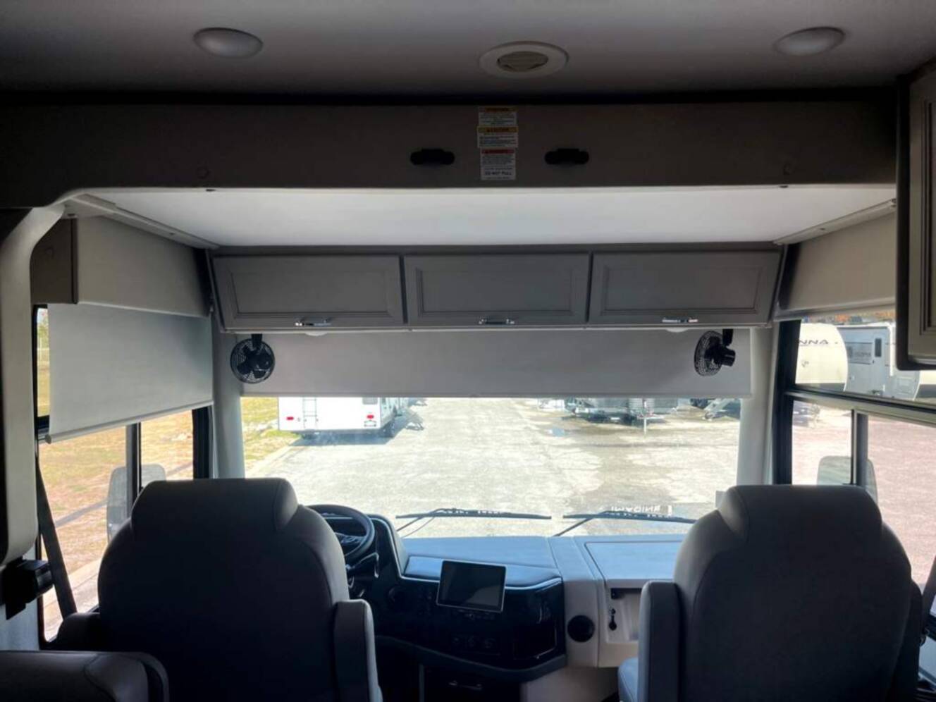 A photo of this 2026 Thor Motor Coach Palazzo GT 33.6