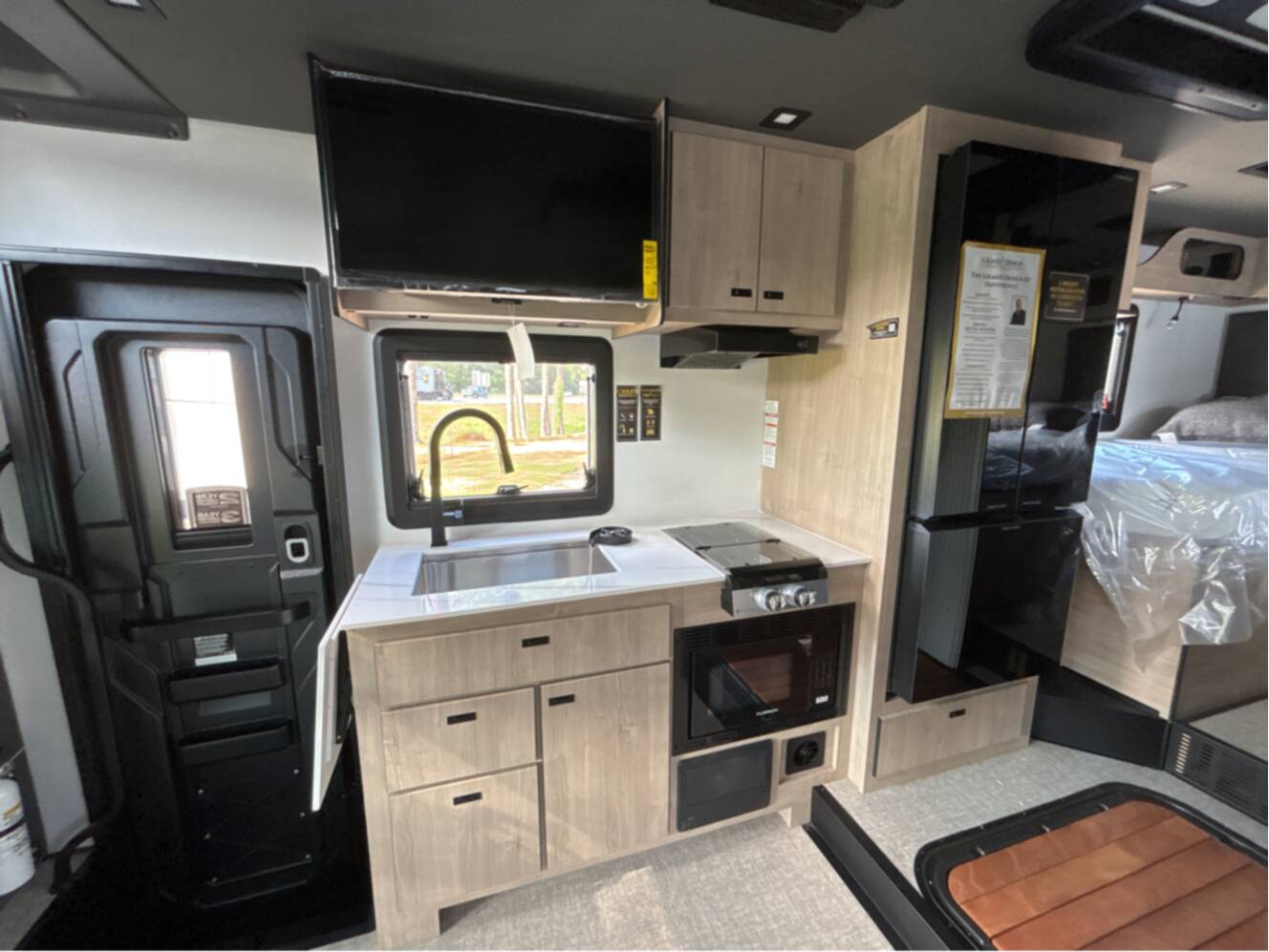 A photo of this 2026 Grand Design Lineage Series M 25TK