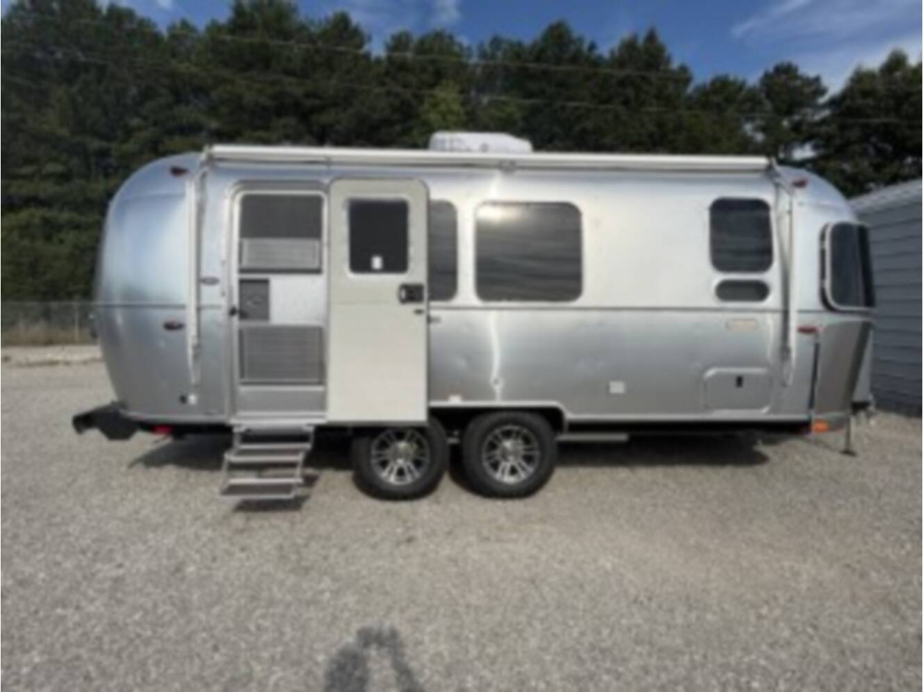 A photo of this 2026 Airstream Trade Wind 23FBT