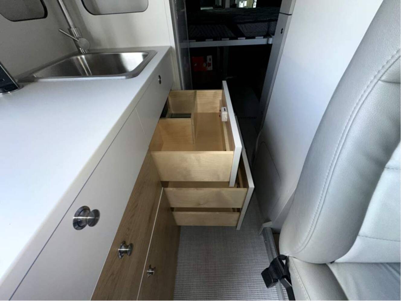A photo of this 2026 Airstream Rangeline Base