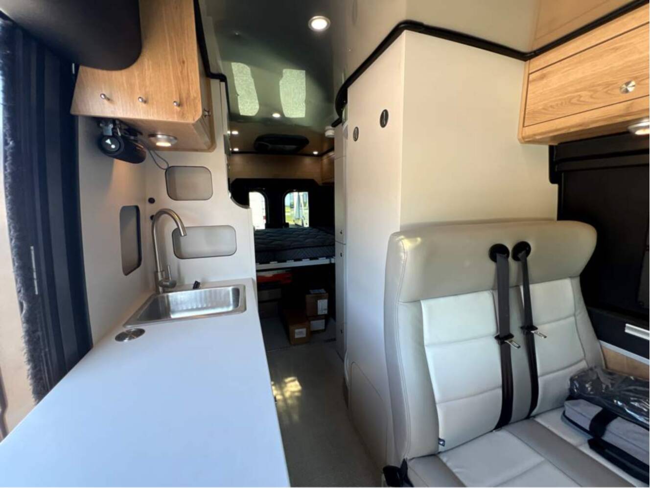 A photo of this 2026 Airstream Rangeline Base