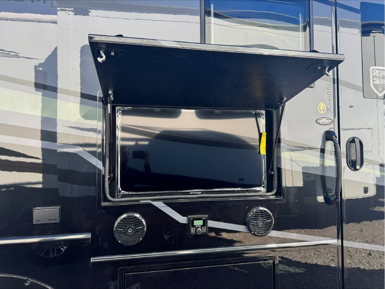 A photo of this 2026 Grand Design Lineage Series M 25TK
