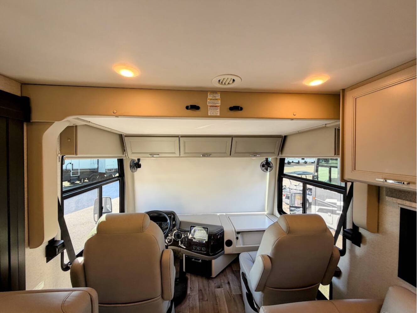A photo of this 2026 Thor Motor Coach Palazzo GT 33.6