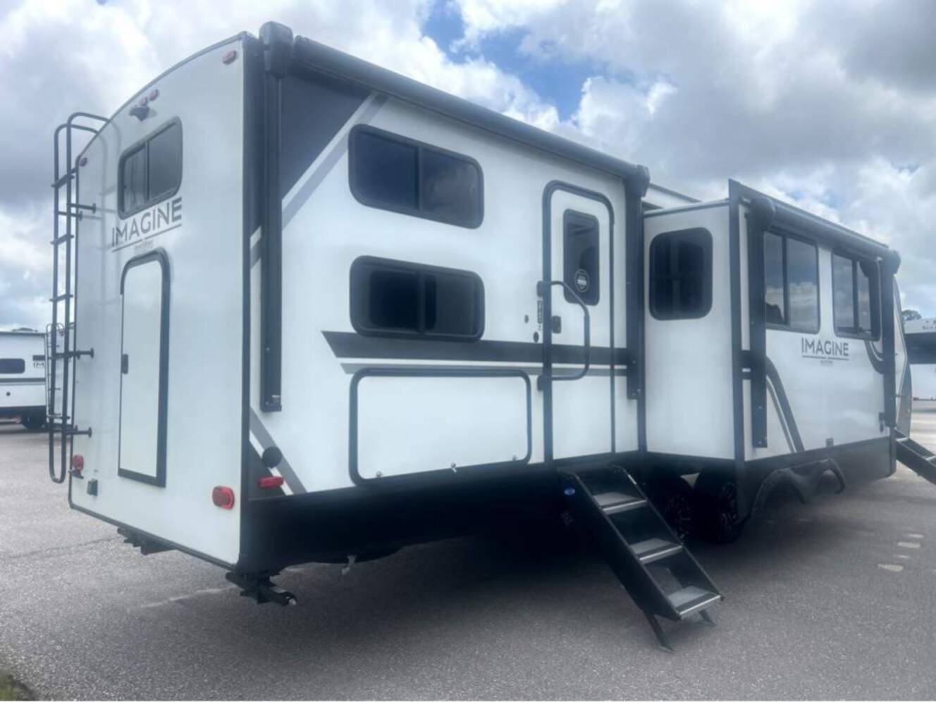 A photo of this 2026 Grand Design Imagine 3210BH