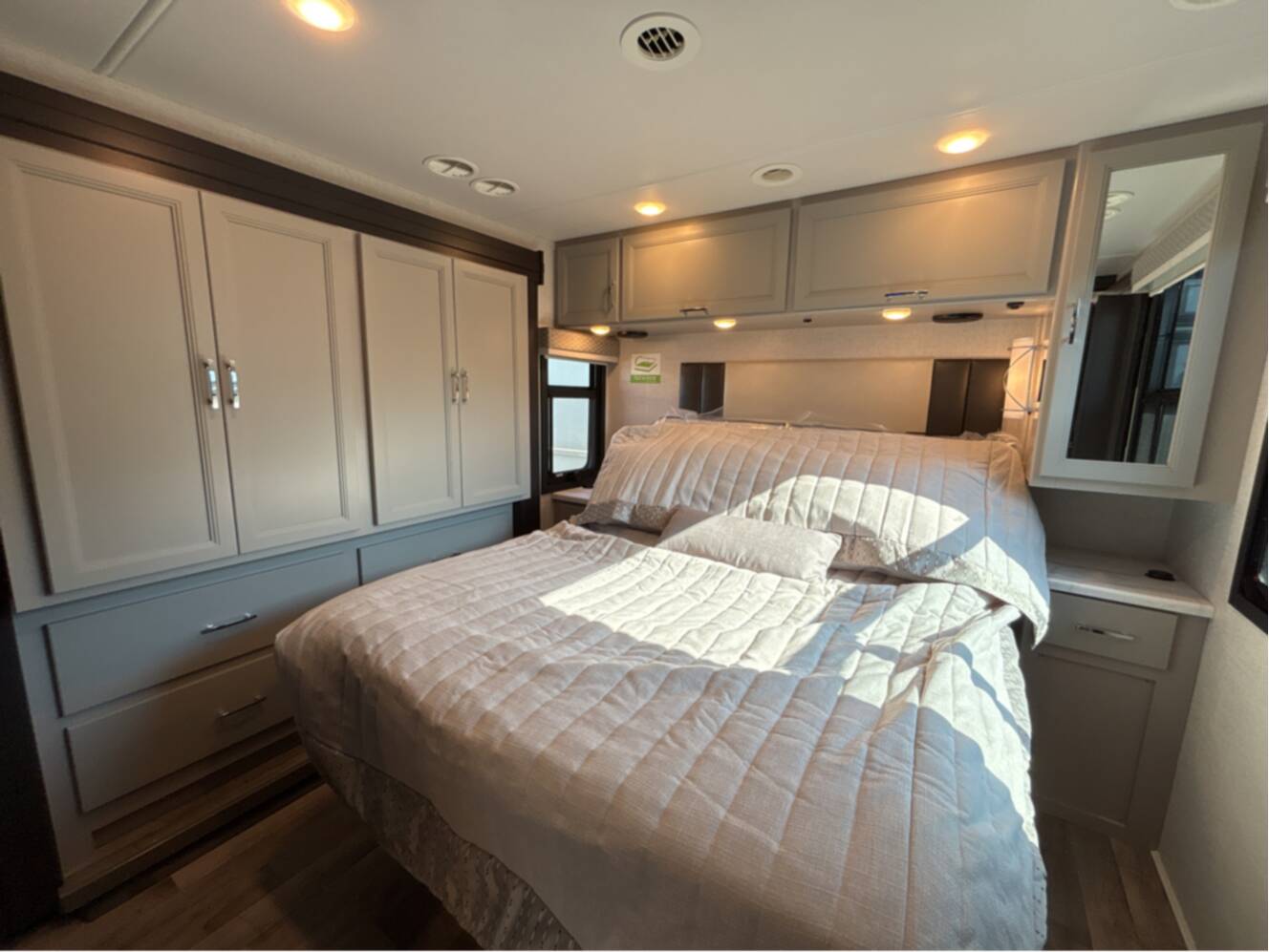 A photo of this 2026 Thor Motor Coach Palazzo GT 33.6