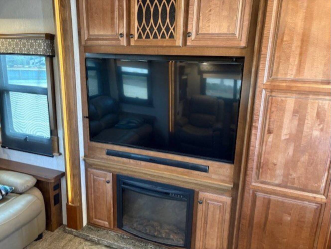 A photo of this 2018 Heartland Landmark 365 LM Newport