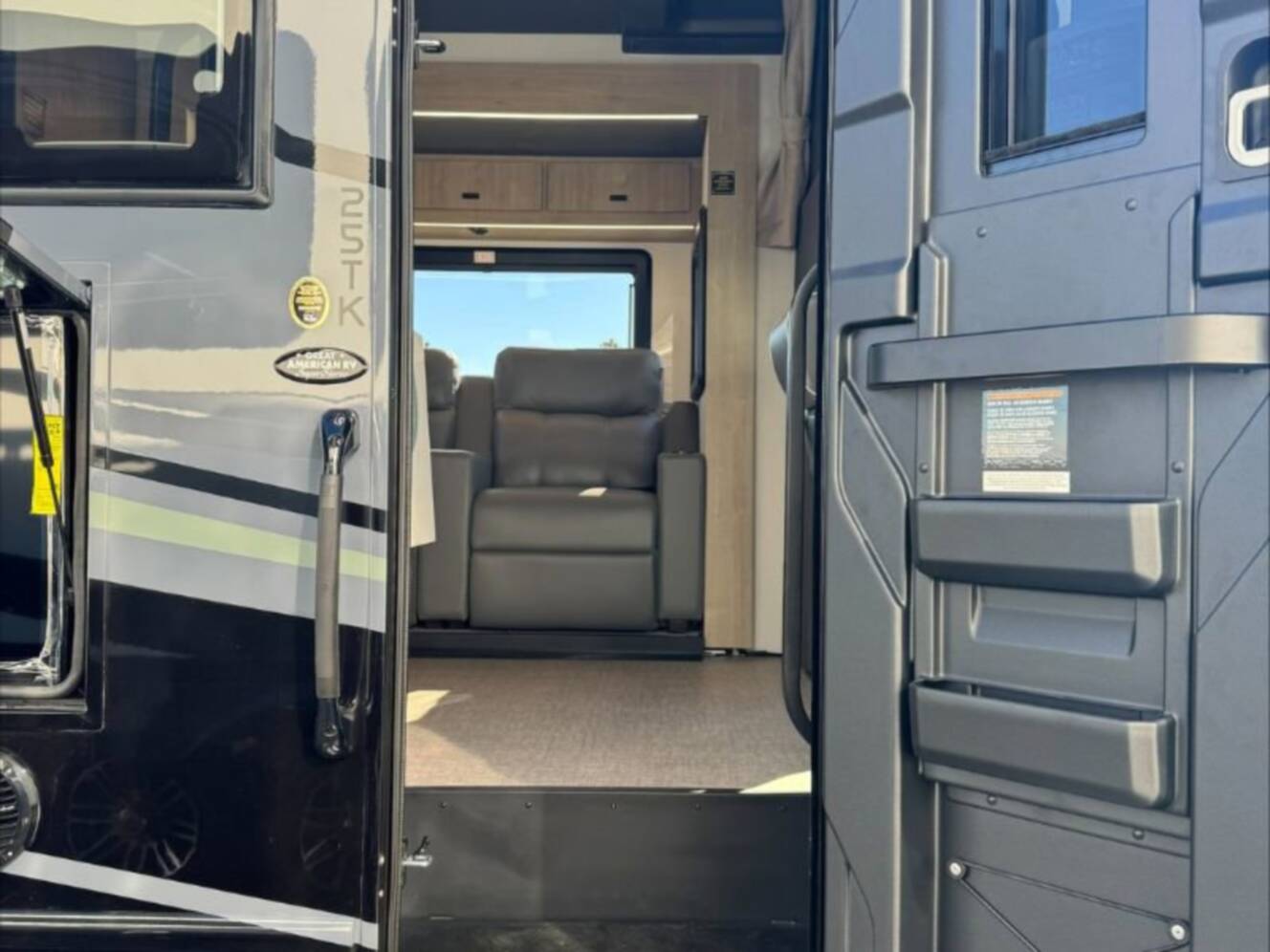 A photo of this 2026 Grand Design Lineage Series M 25TK