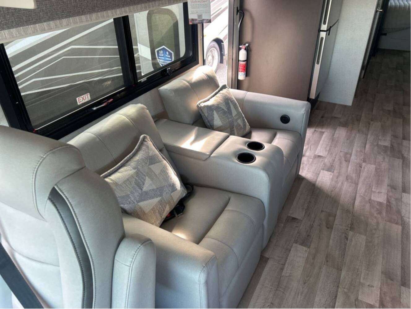 A photo of this 2026 Thor Motor Coach Palazzo GT 33.5