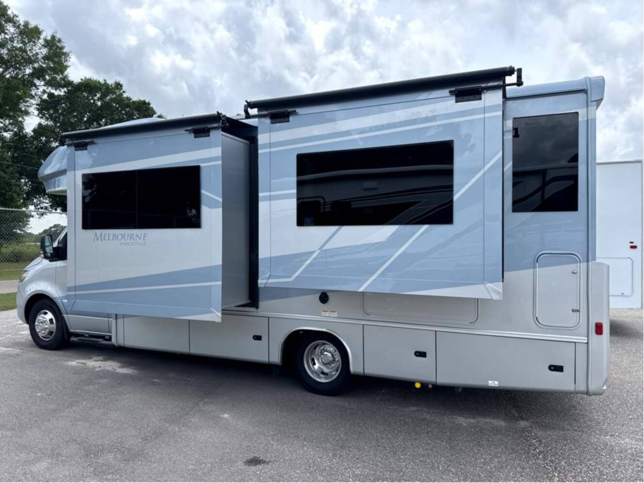 A photo of this 2027 Jayco Melbourne Prestige 25LP