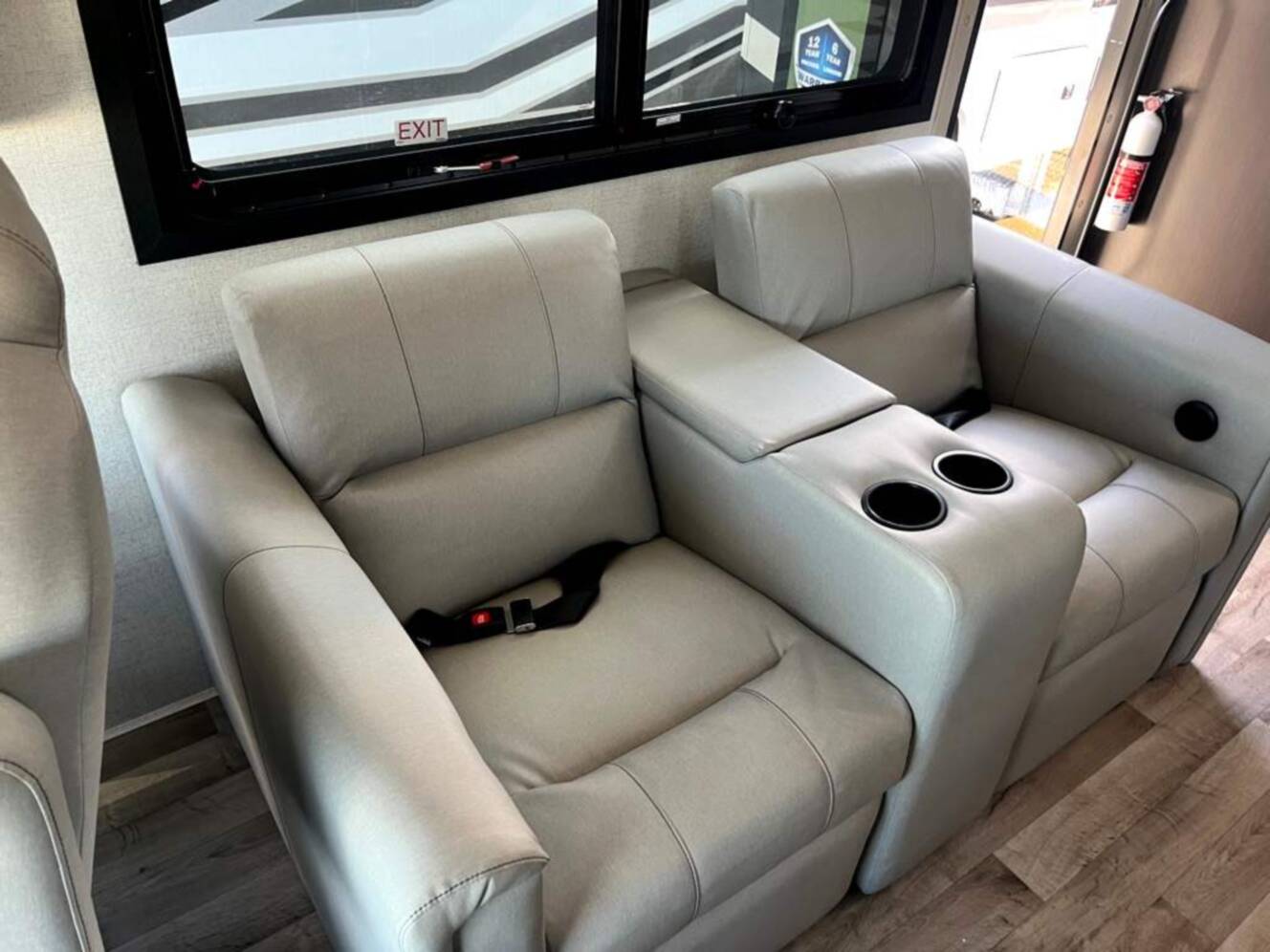 A photo of this 2026 Thor Motor Coach Palazzo GT 33.6
