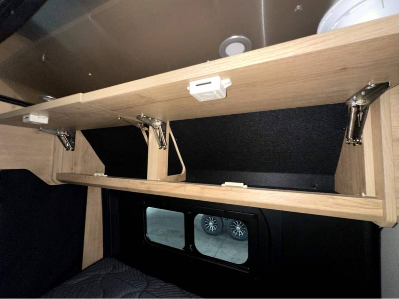 A photo of this 2026 Airstream Rangeline Base