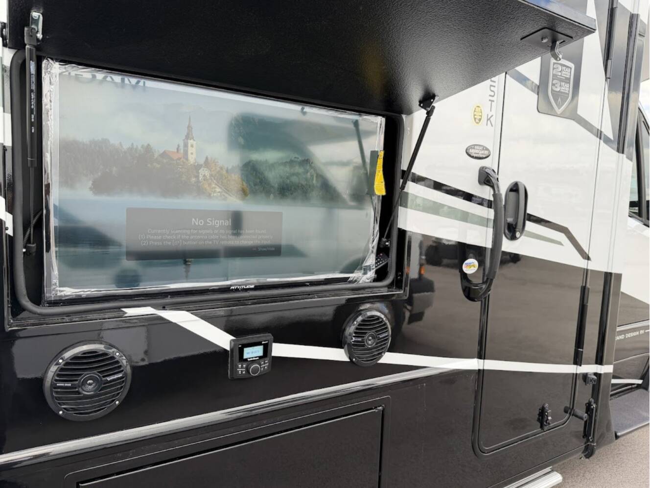 A photo of this 2026 Grand Design Lineage Series M 25TK