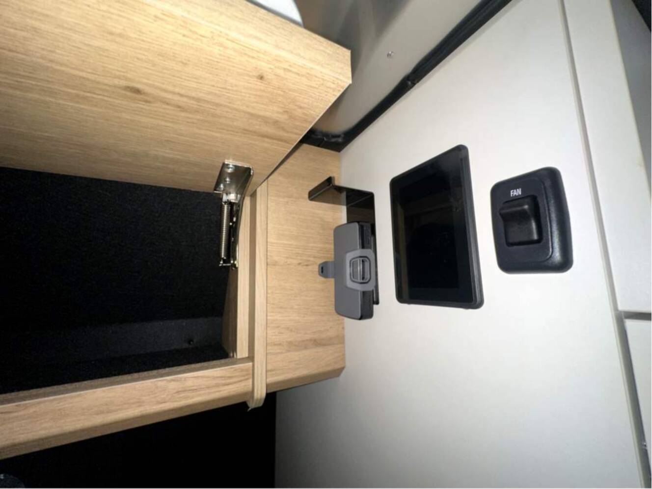A photo of this 2026 Airstream Rangeline Base