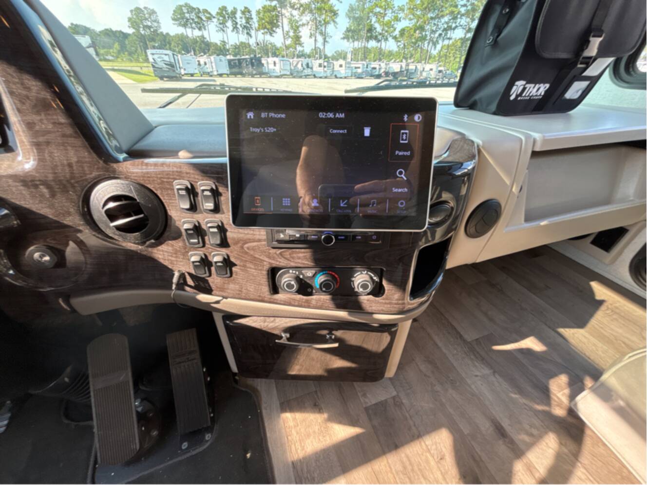 A photo of this 2026 Thor Motor Coach Palazzo GT 33.6