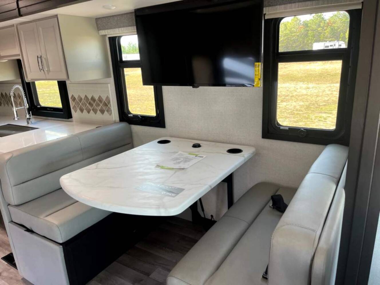 A photo of this 2026 Thor Motor Coach Palazzo GT 33.6