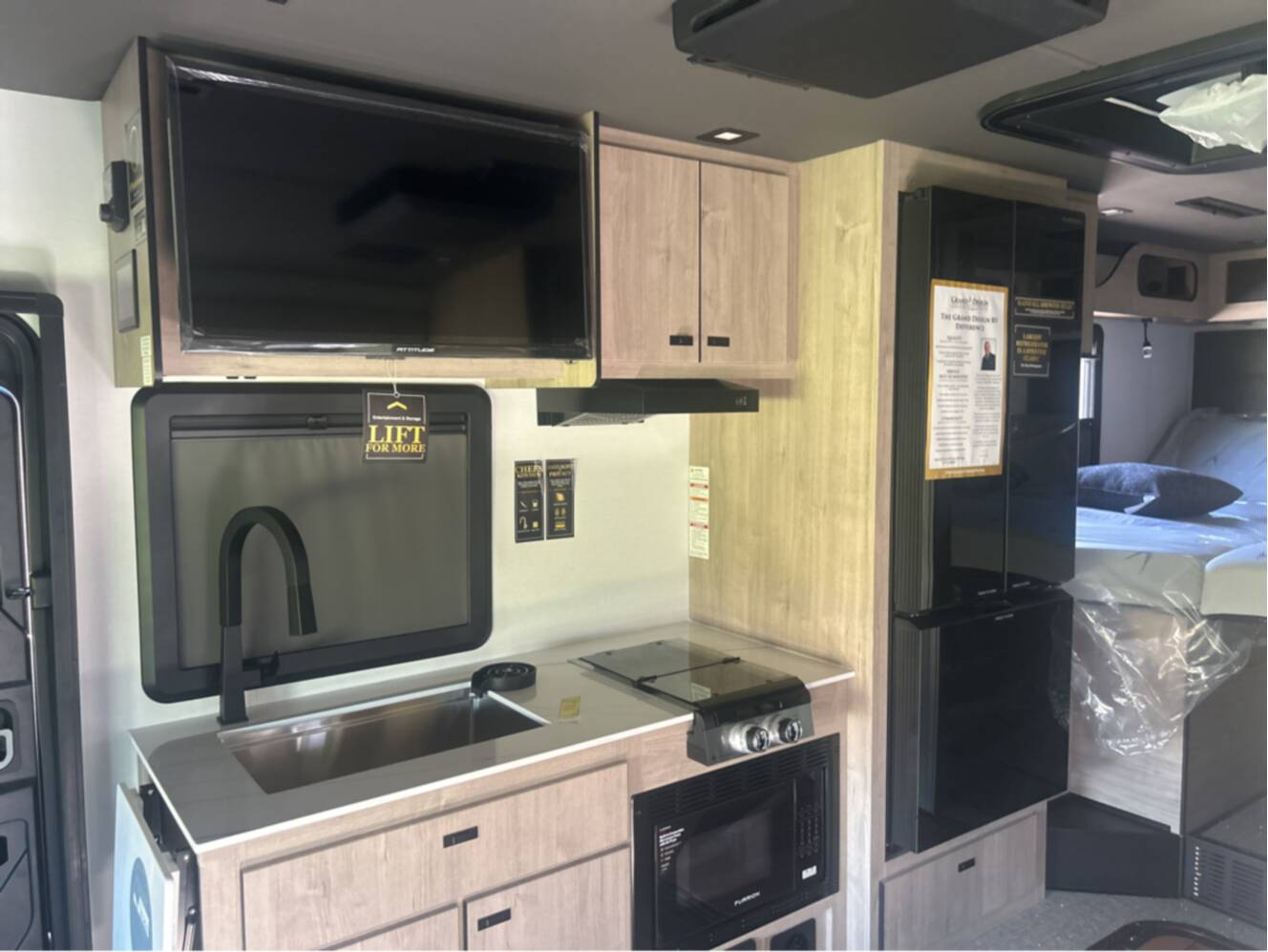 A photo of this 2026 Grand Design Lineage Series M 25TK