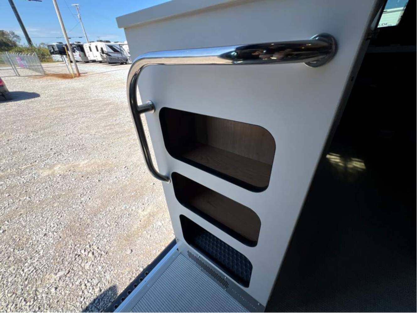 A photo of this 2026 Airstream Rangeline Base