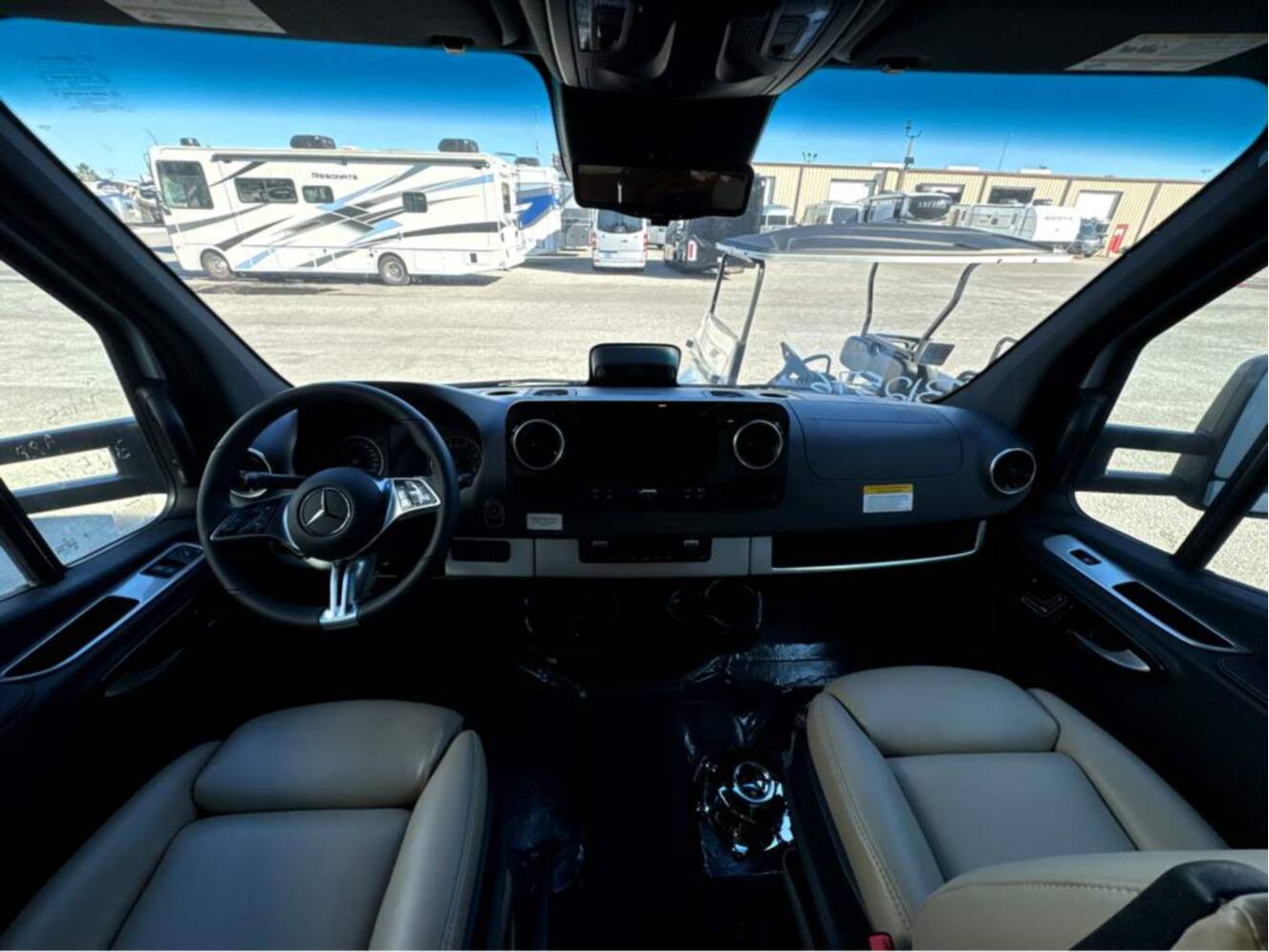 A photo of this 2026 Airstream Atlas Atlas