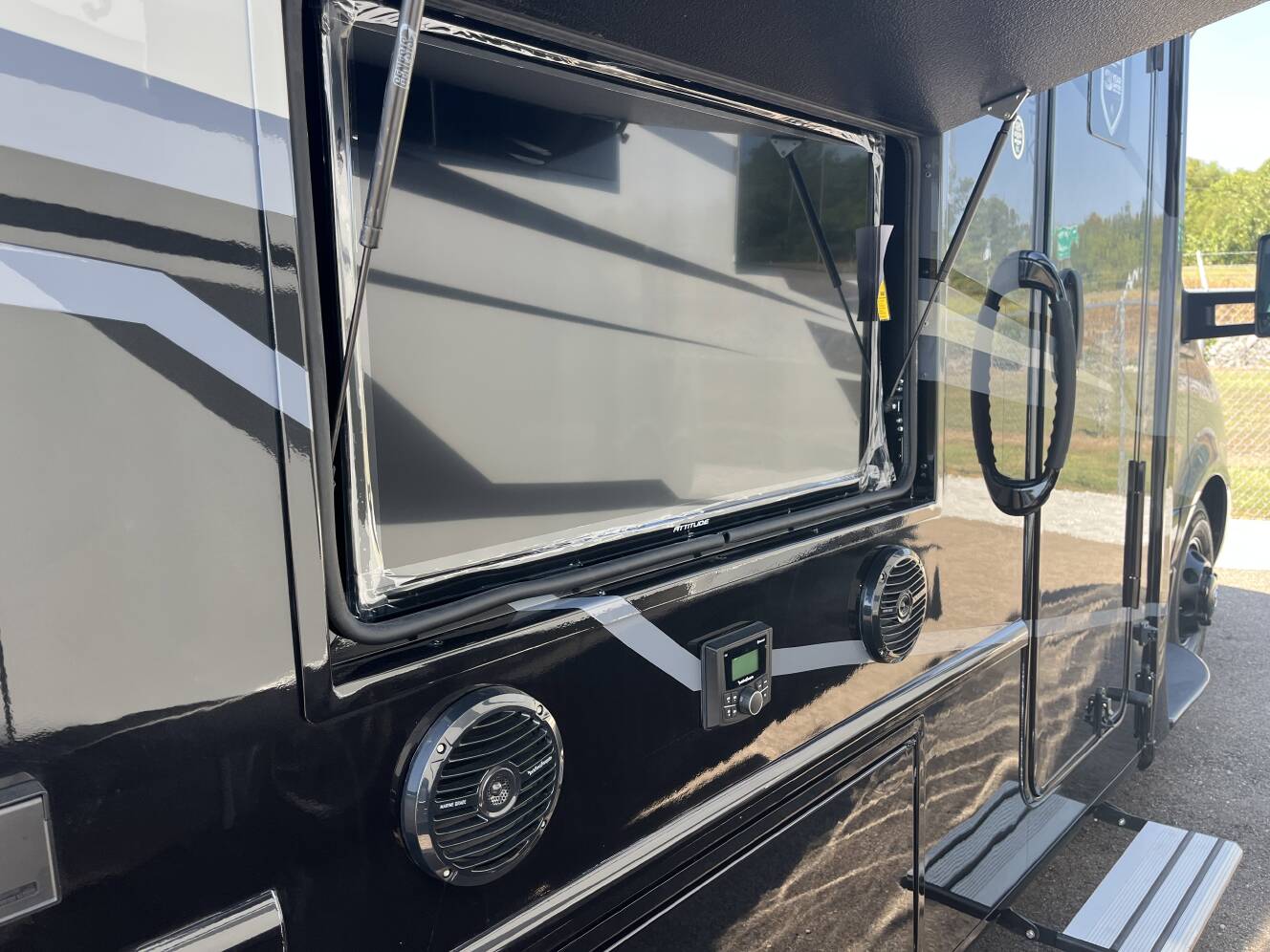 A photo of this 2026 Grand Design Lineage Series M 25TK