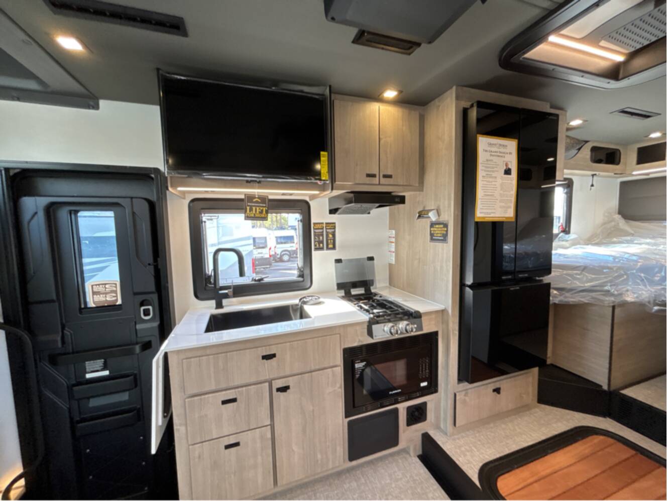 A photo of this 2026 Grand Design Lineage Series M 25TK