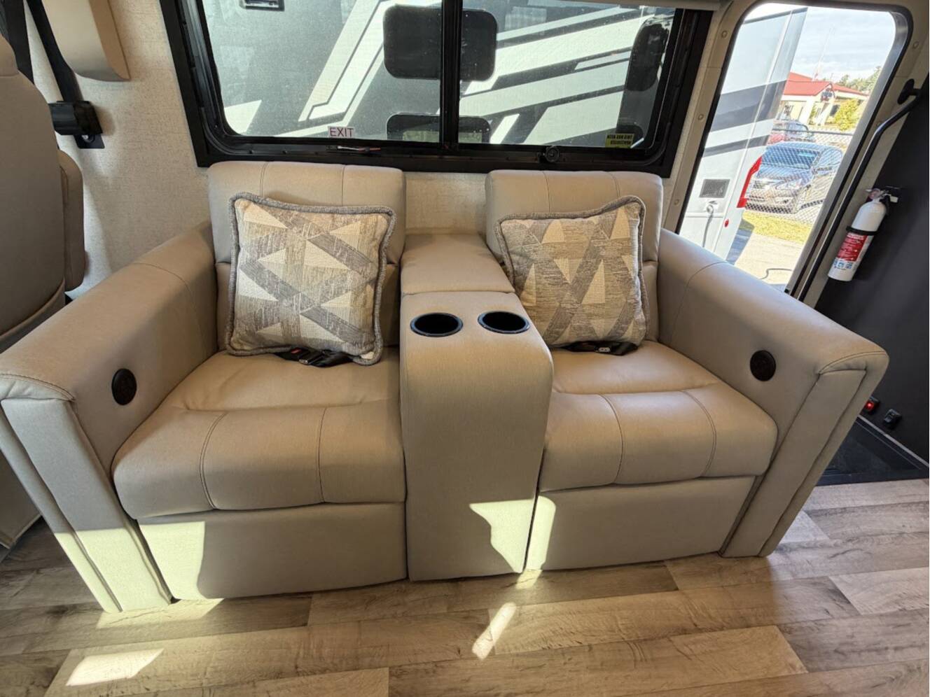 A photo of this 2026 Thor Motor Coach Palazzo GT 33.6