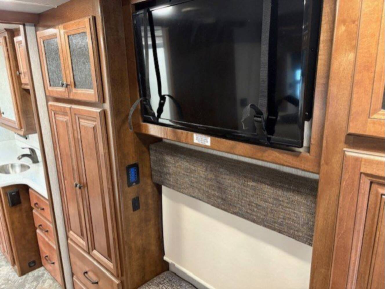 A photo of this 2018 Heartland Landmark 365 LM Newport
