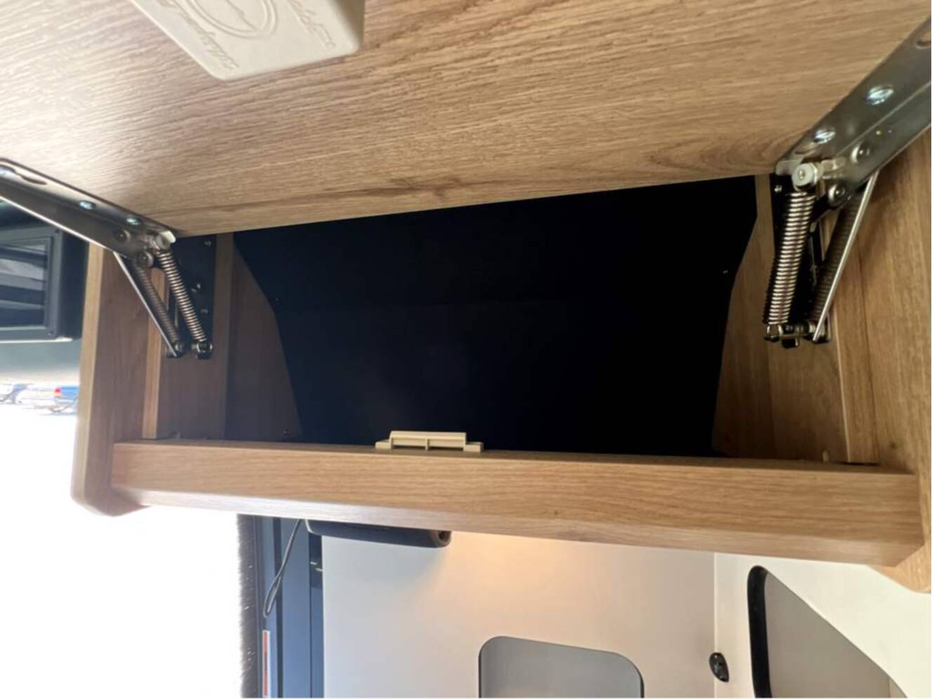 A photo of this 2026 Airstream Rangeline Base