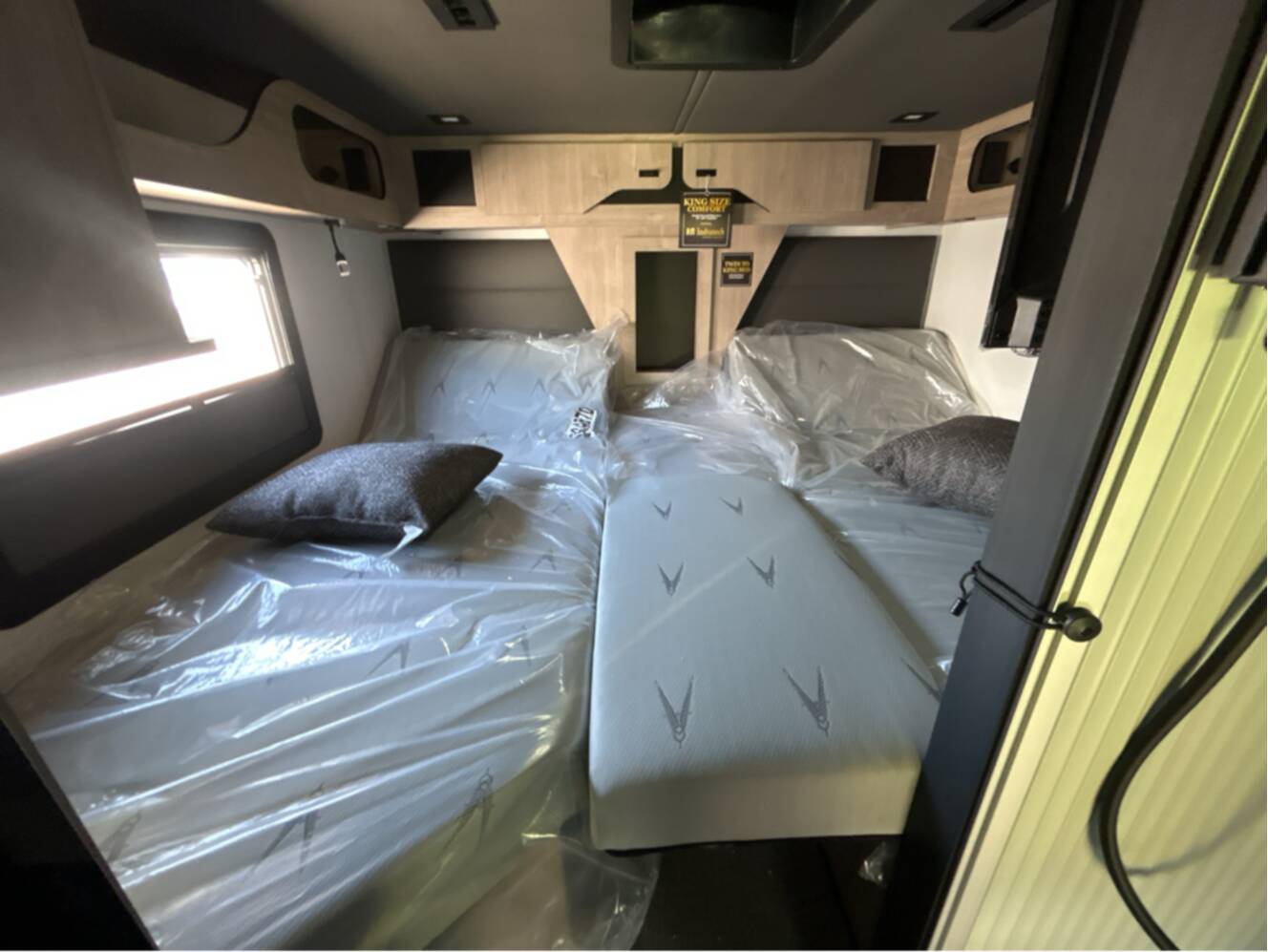 A photo of this 2026 Grand Design Lineage Series M 25TK