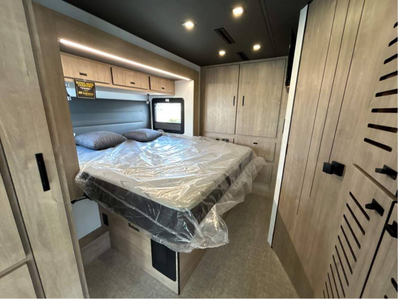 A photo of this 2026 Grand Design Lineage Series F 31ZW