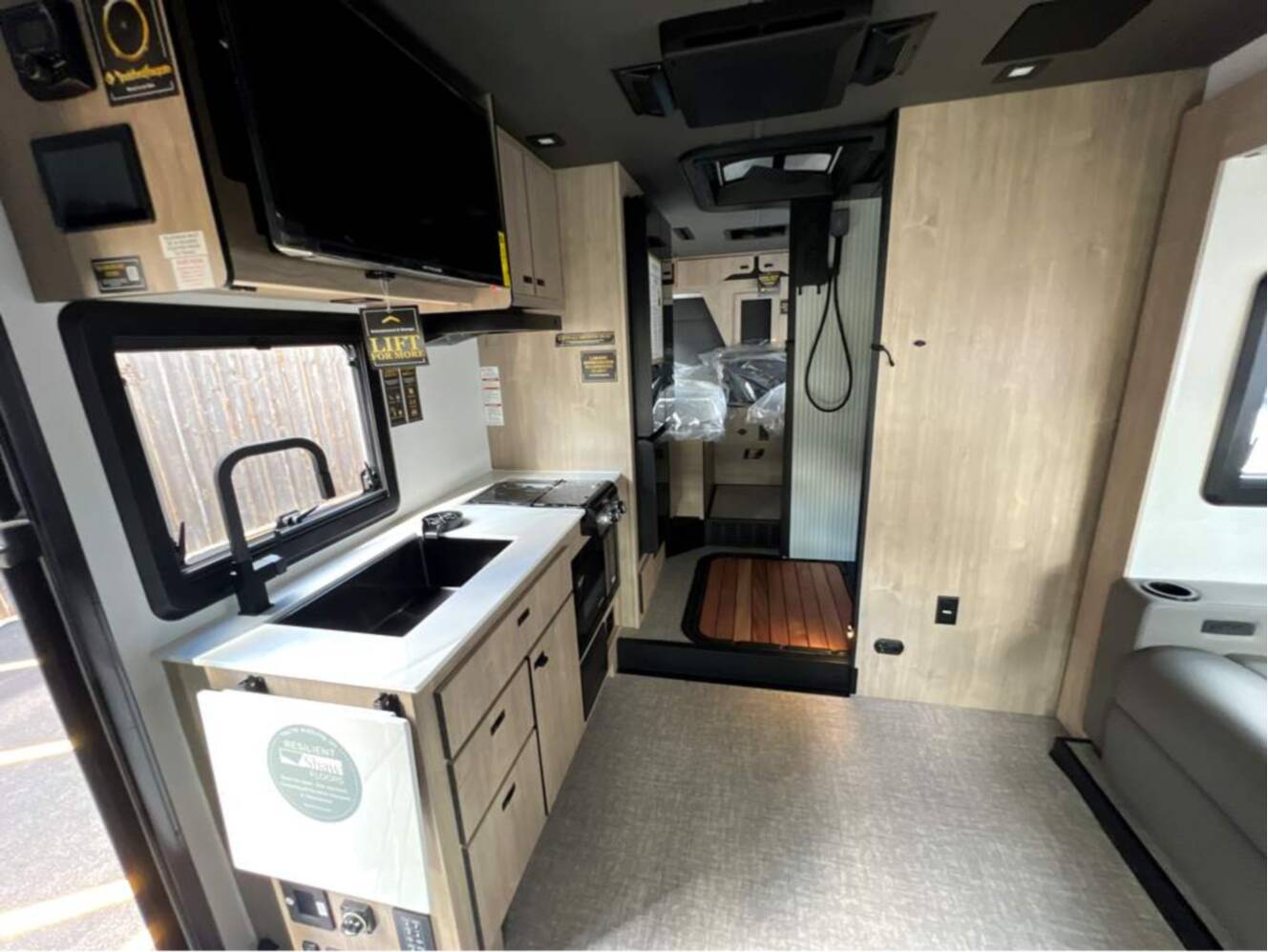 A photo of this 2026 Grand Design Lineage Series M 25TK