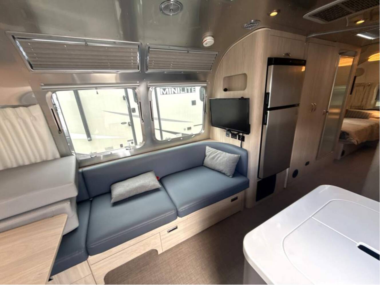A photo of this 2024 Airstream Globetrotter 27FB