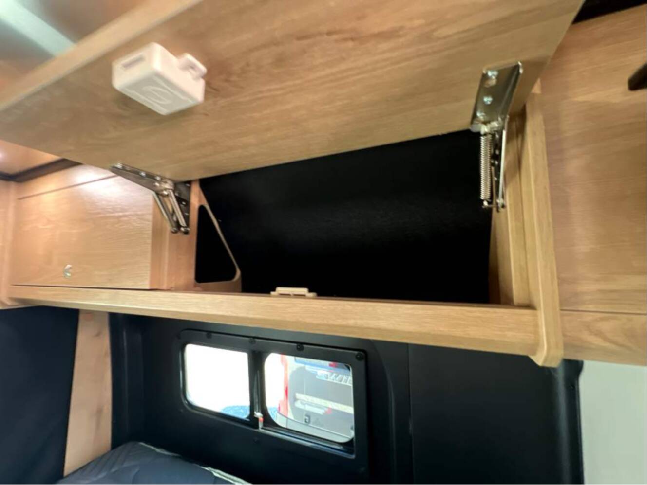 A photo of this 2026 Airstream Rangeline Base