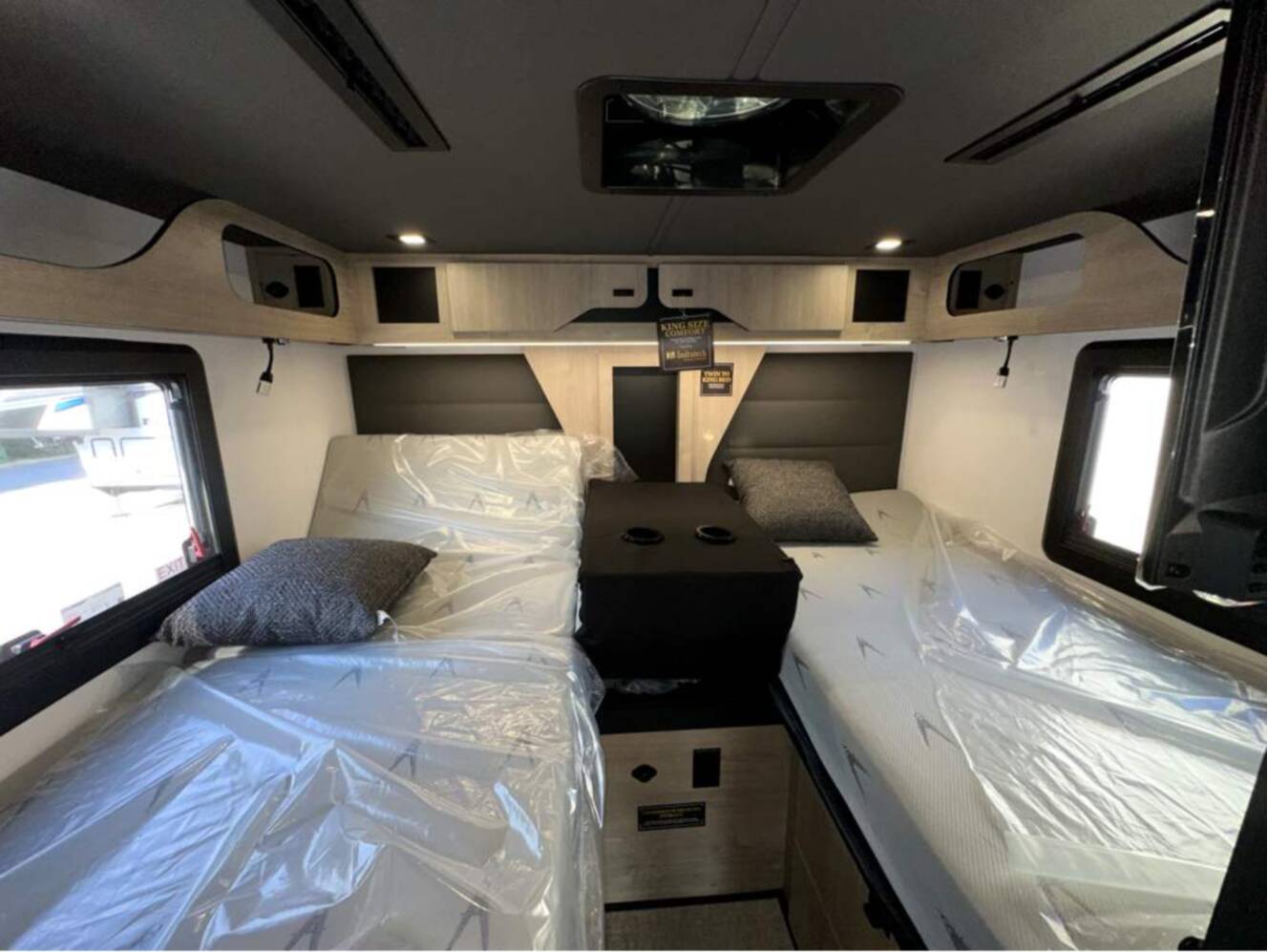 A photo of this 2026 Grand Design Lineage Series M 25TK