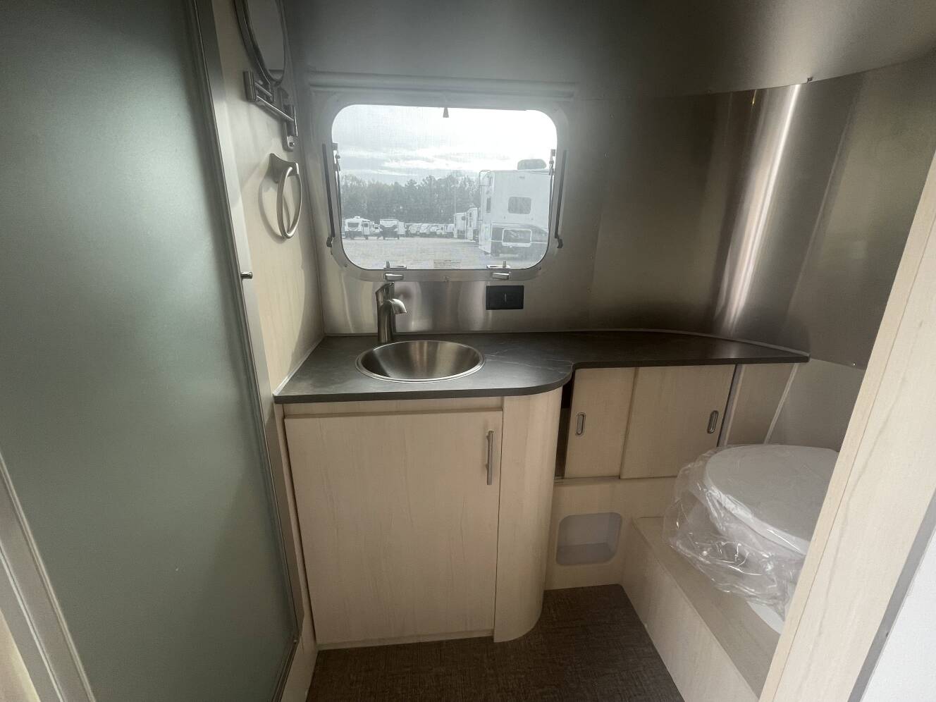 A photo of this 2026 Airstream Flying Cloud 23FB