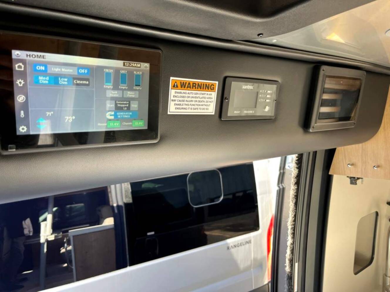 A photo of this 2026 Airstream Rangeline Base