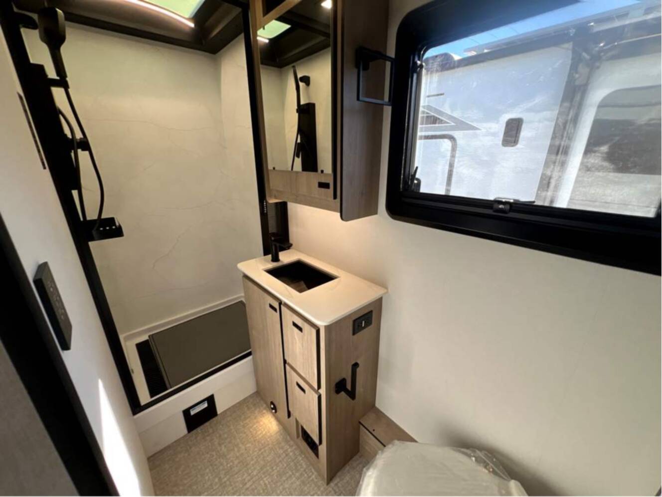 A photo of this 2026 Grand Design Lineage Series F 31ZW