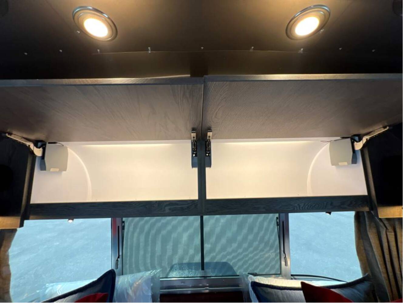 A photo of this 2026 Airstream STETSON 6666 27FBT