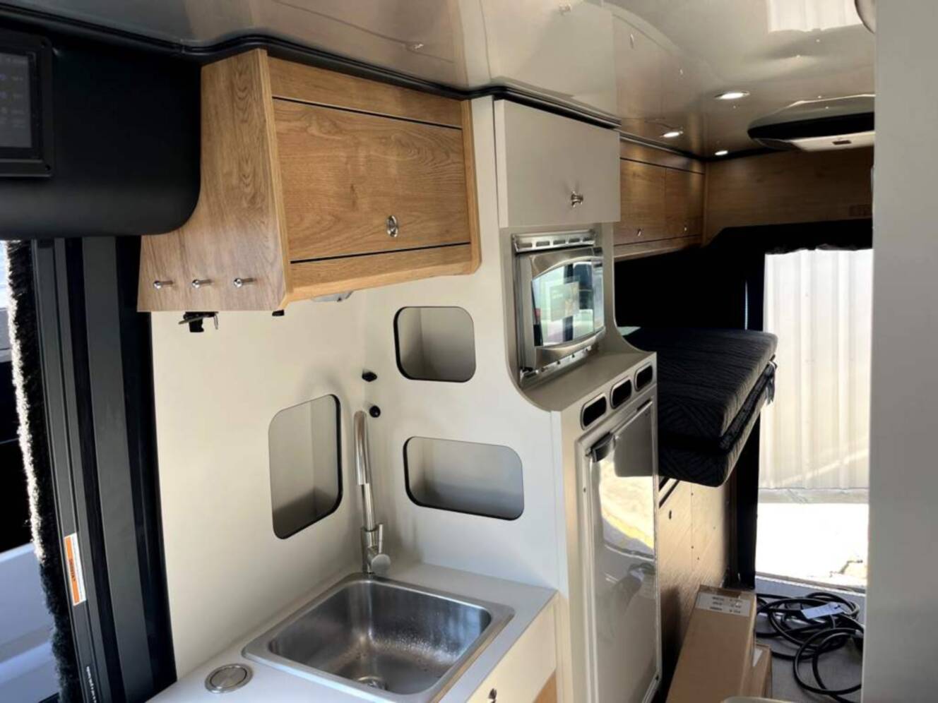 A photo of this 2026 Airstream Rangeline Base
