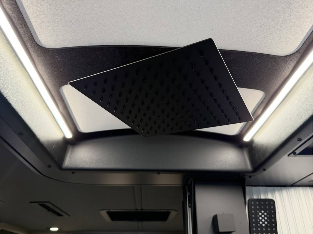 A photo of this 2026 Grand Design Lineage Series M 25TK