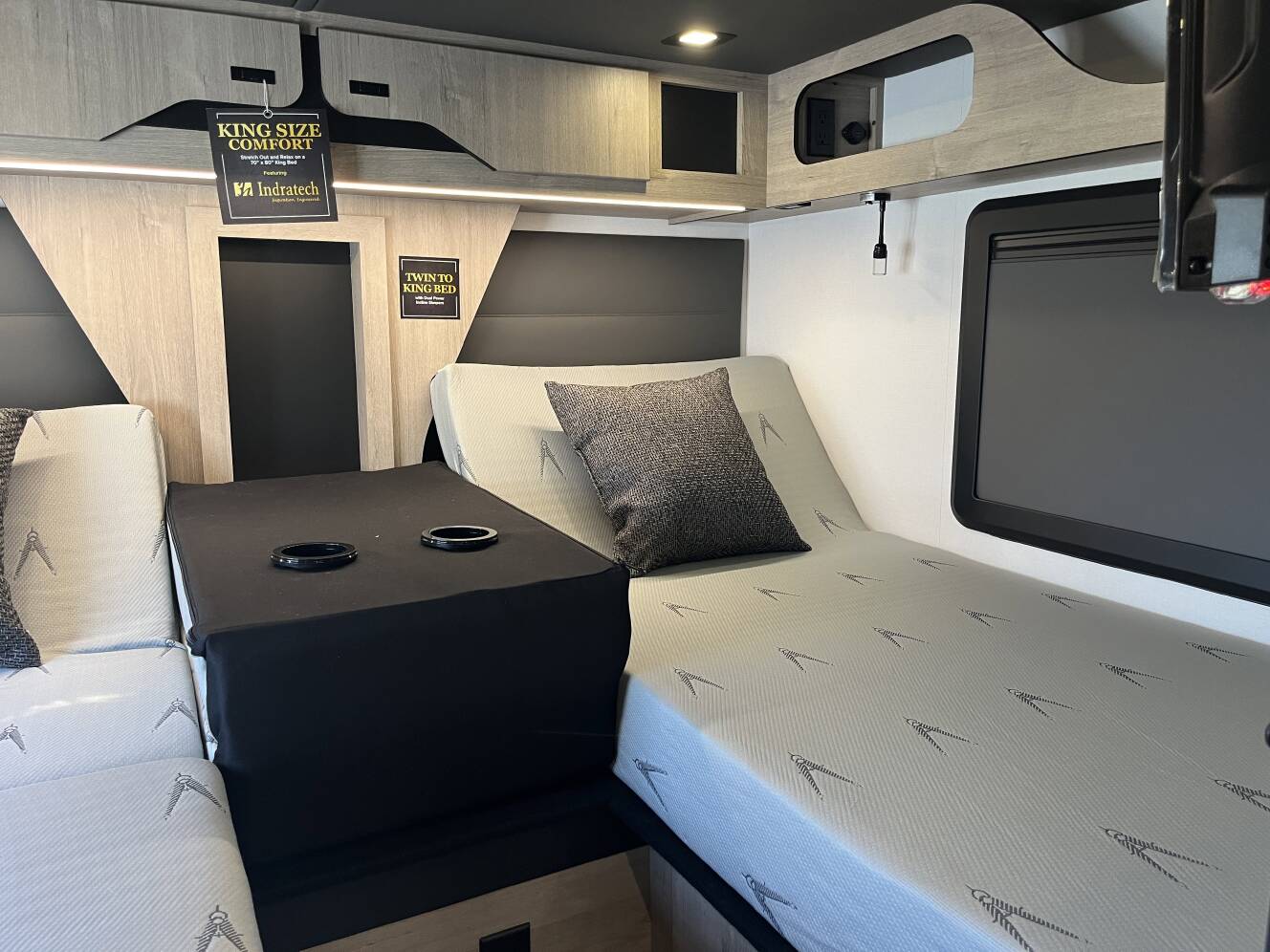 A photo of this 2026 Grand Design Lineage Series M 25TK