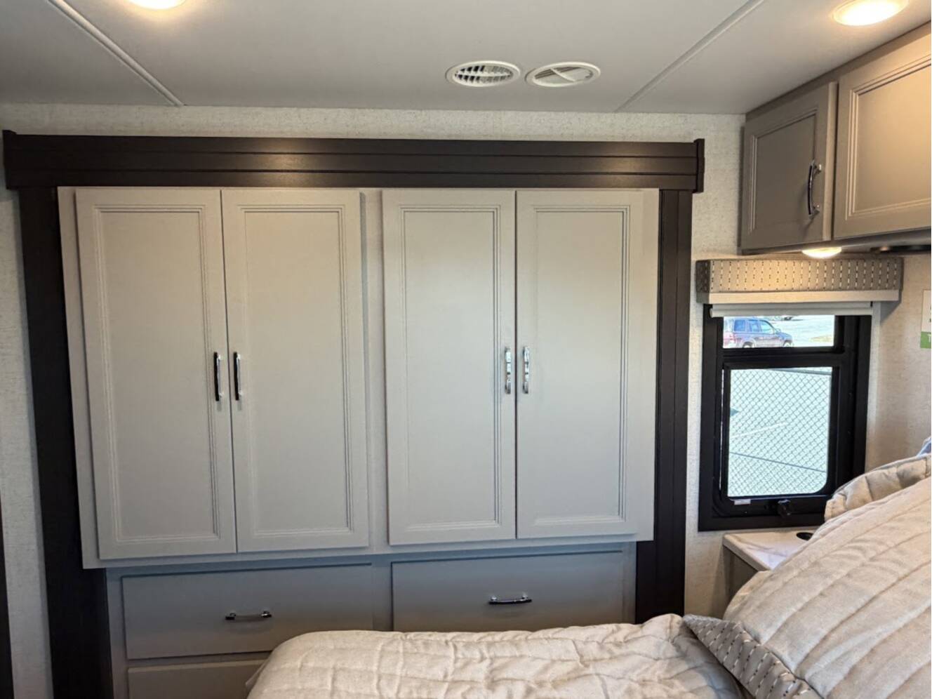 A photo of this 2026 Thor Motor Coach Palazzo GT 33.6