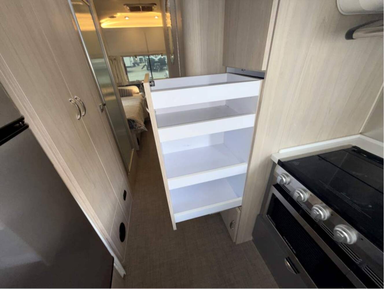 A photo of this 2024 Airstream Globetrotter 27FB