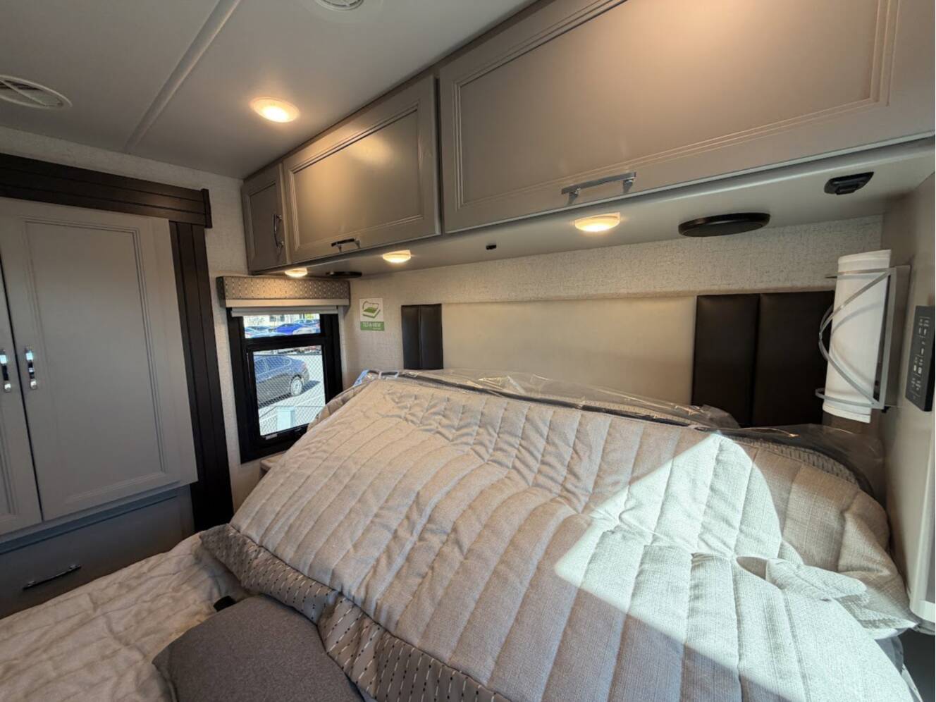 A photo of this 2026 Thor Motor Coach Palazzo GT 33.6