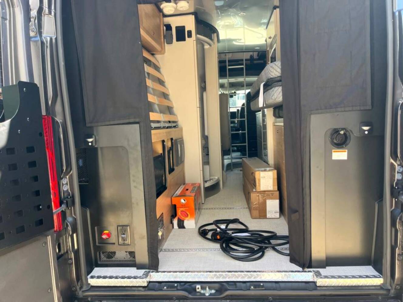 A photo of this 2026 Airstream Rangeline Base