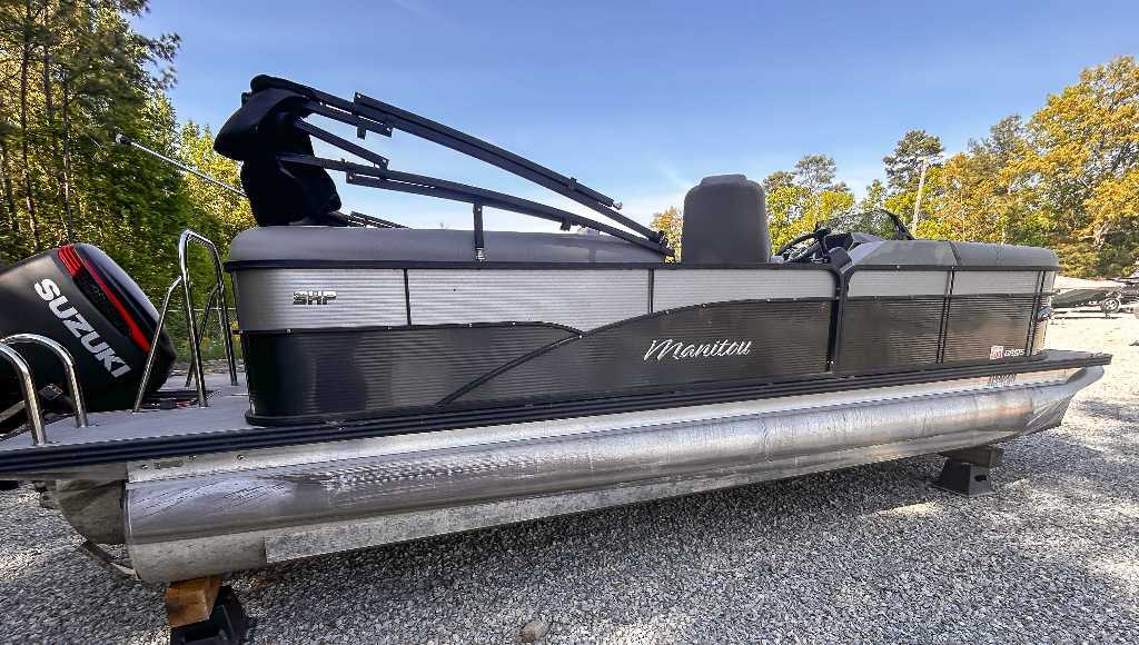 2021 Manitou Oasis SHP STERN LOUNGER (SL) in crane hill AL