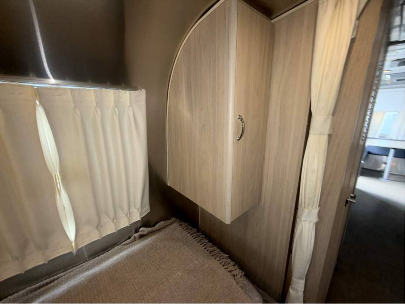 A photo of this 2024 Airstream Globetrotter 27FB
