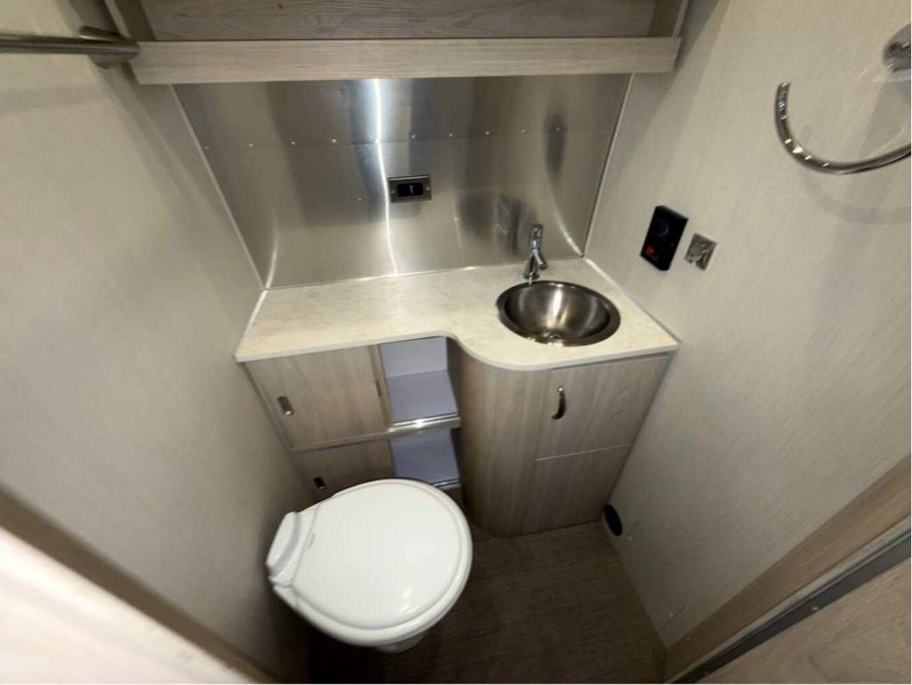 A photo of this 2024 Airstream Globetrotter 27FB