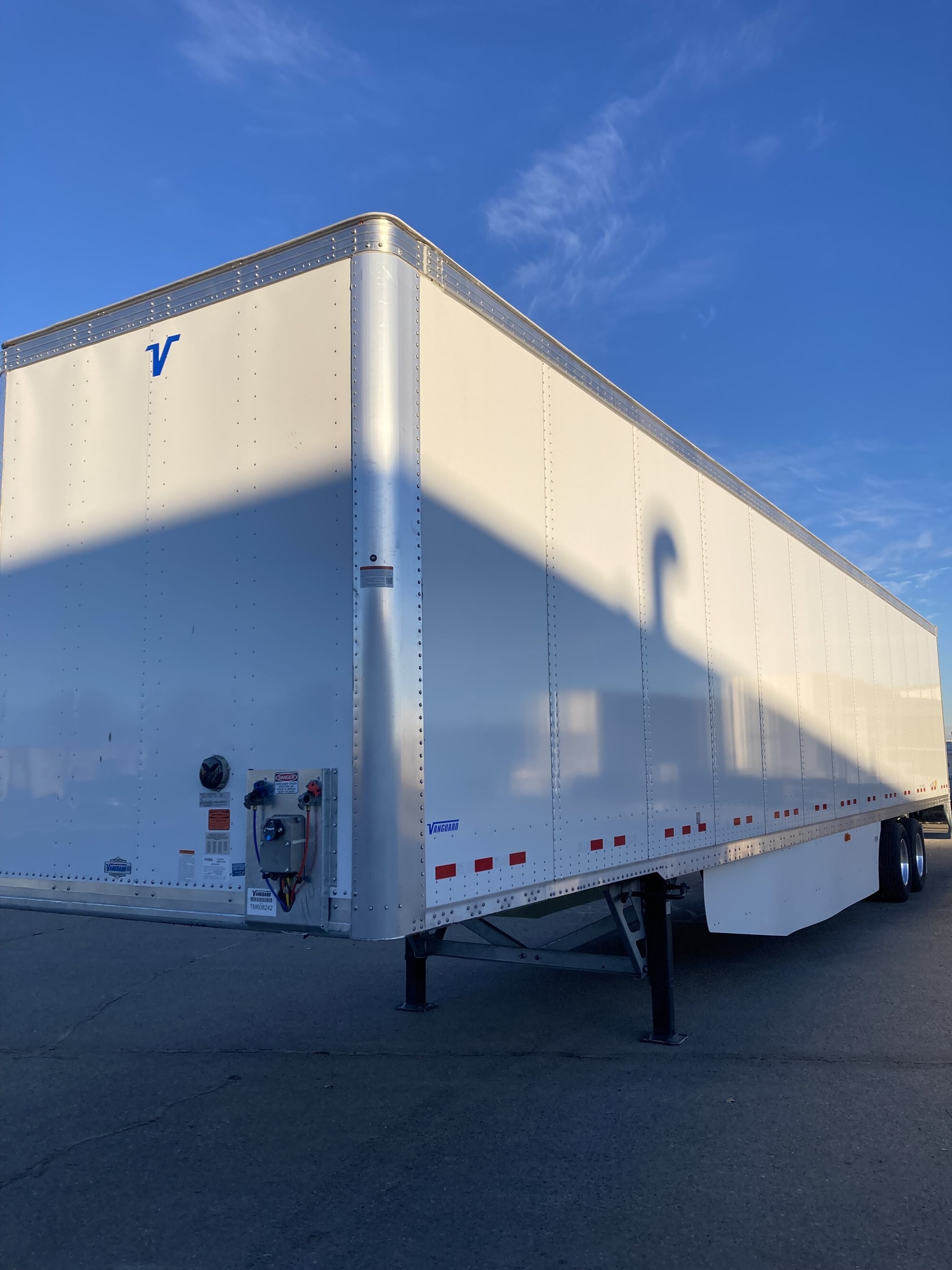 2027 VANGUARD DRY VAN in Fargo, ND